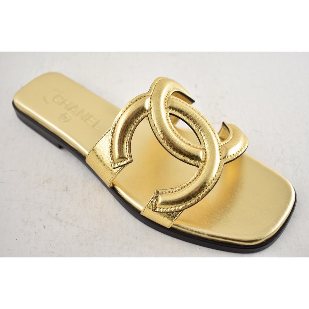 Chanel 26S Golden Gold Cracked Leather XL CC Logo Mules Slides Flat Sandals 38.5 - Picture 4 of 16